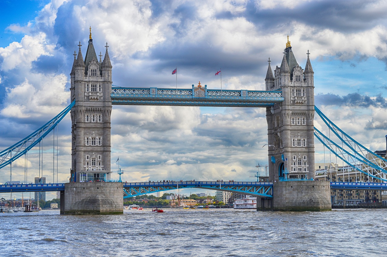 bridge-europe_towerbridge_jpblog.jpg (369 KB)