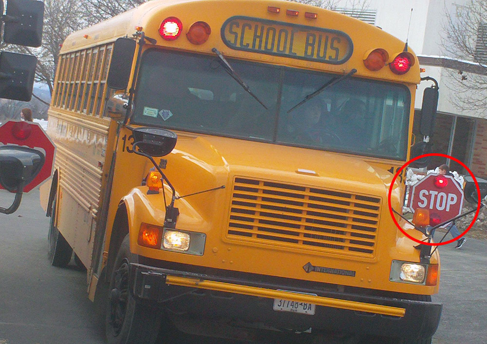 アメリカのスクールバス（停車中）