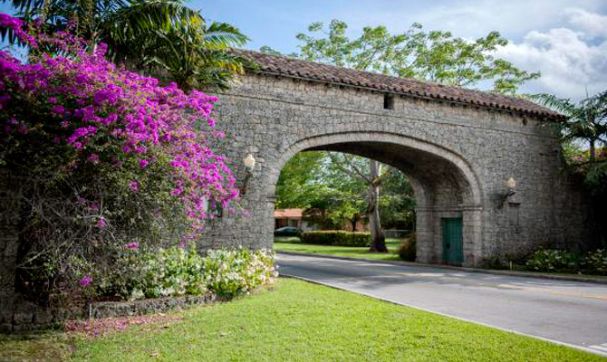 Discover Coral Gables with your car rental