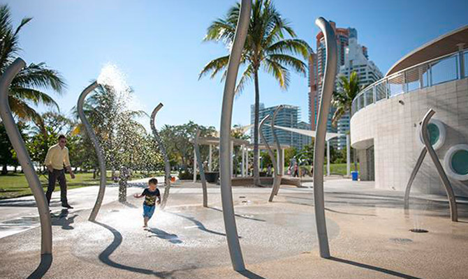 Alquiler de carros en Miami - South Pointe Park | RentingCarz